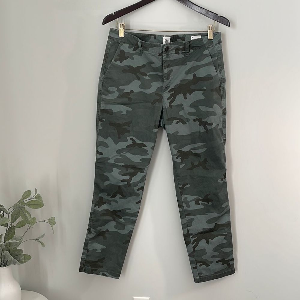 GAP Girlfriend Camo Khaki Pants - 8